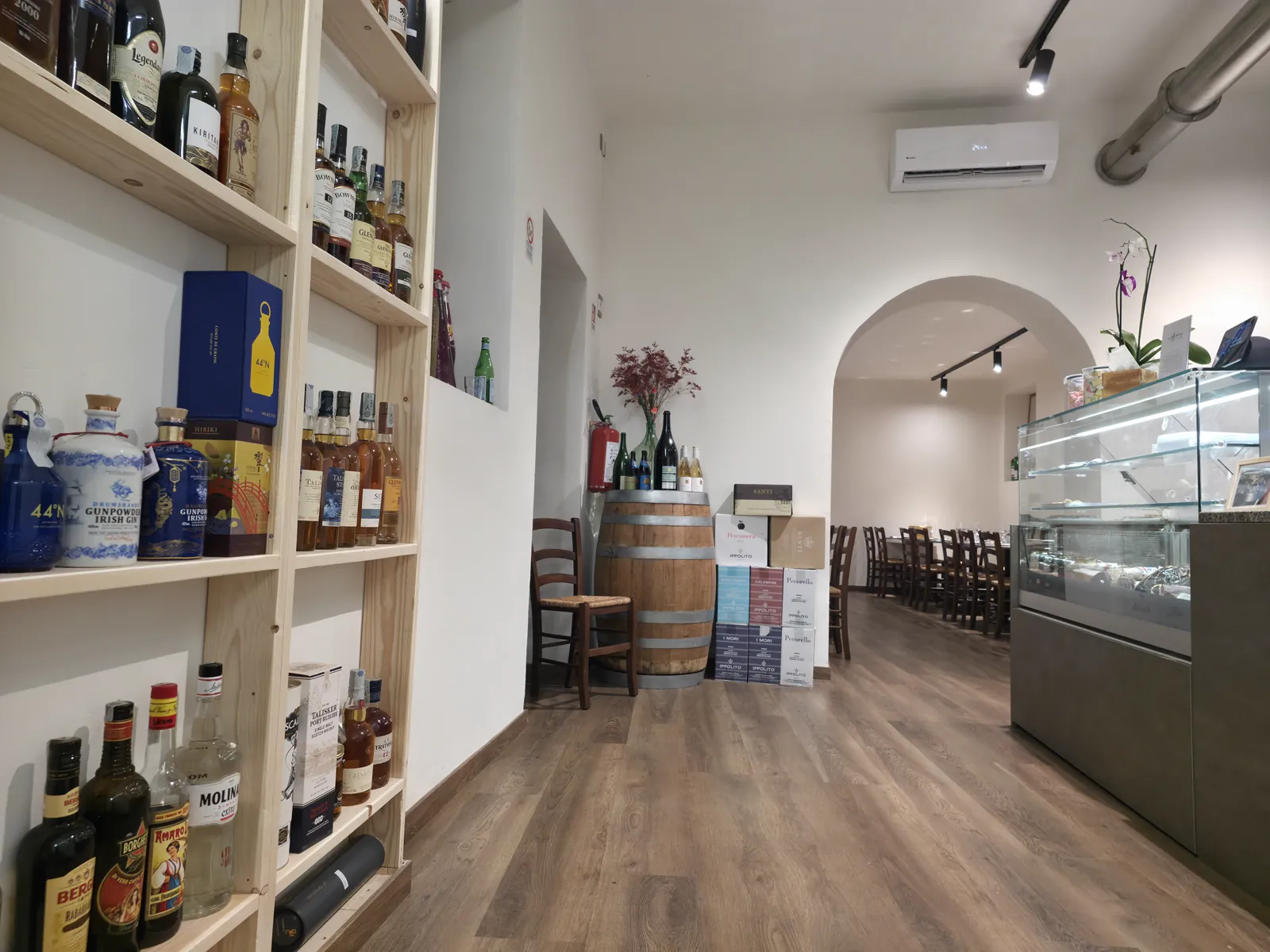 Da Andrea, Casorezzo — Il banco e i vini