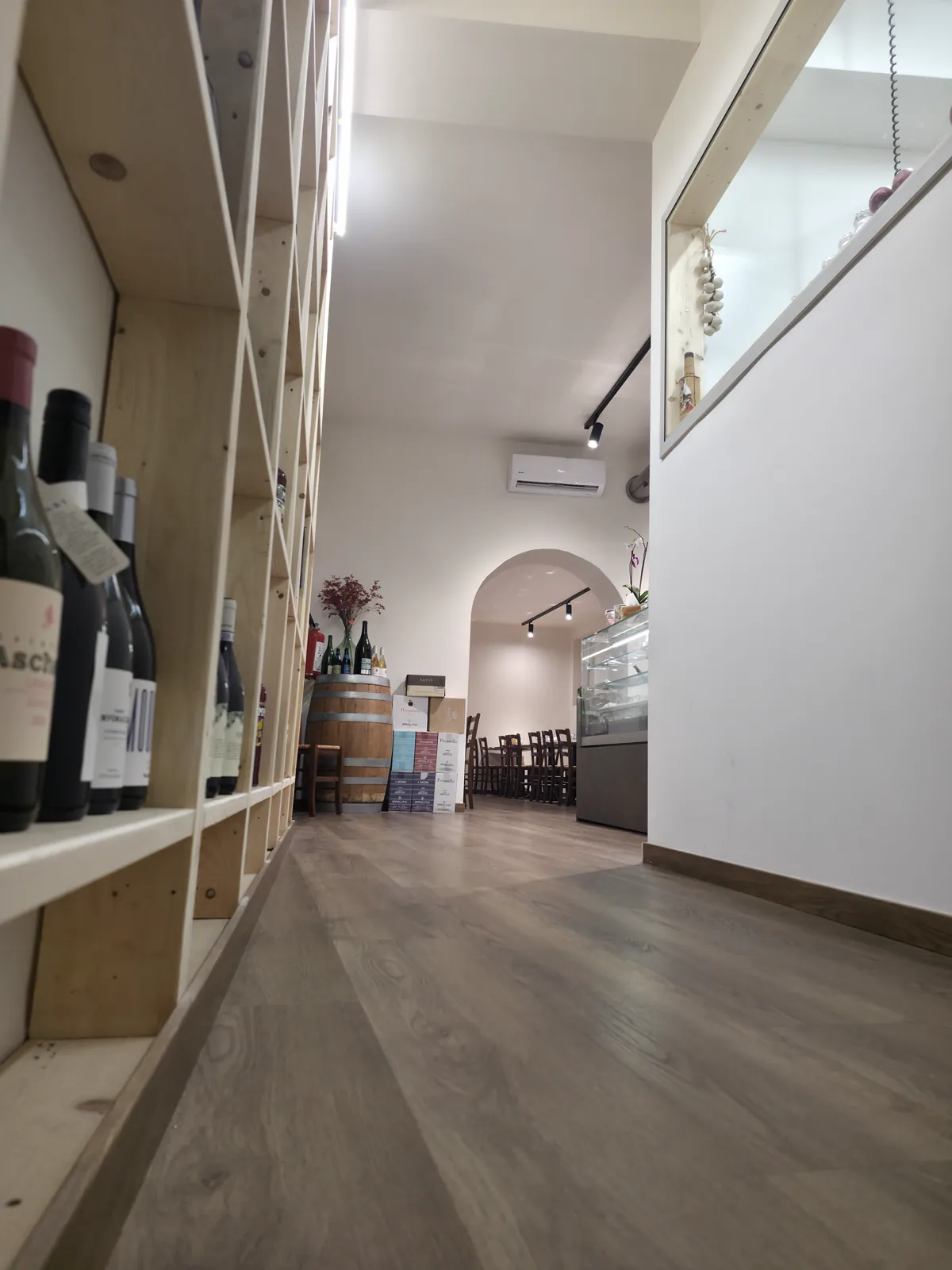 Da Andrea, Casorezzo — Bottiglie a vista